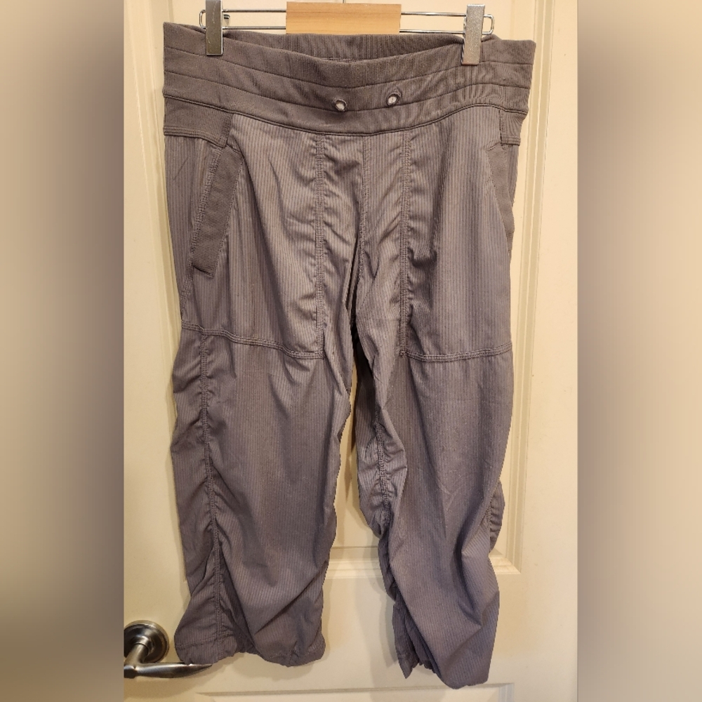 Lululemon Cropped Dance Studio Pants Sz 6